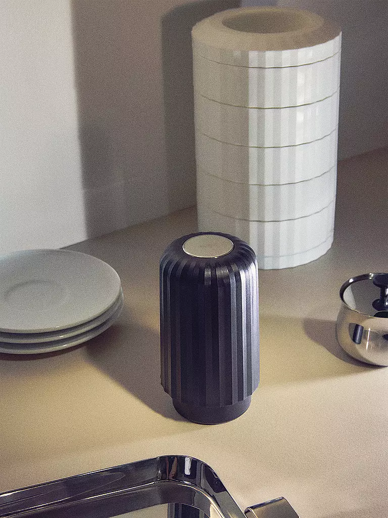 ALESSI | Broyeur de capsules PLISSE Noir | schwarz