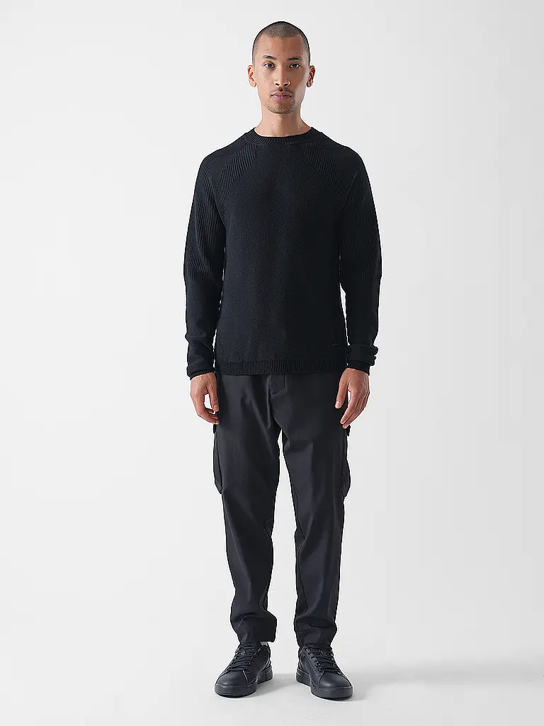 ALPHATAURI | Pullover FLEUR | schwarz