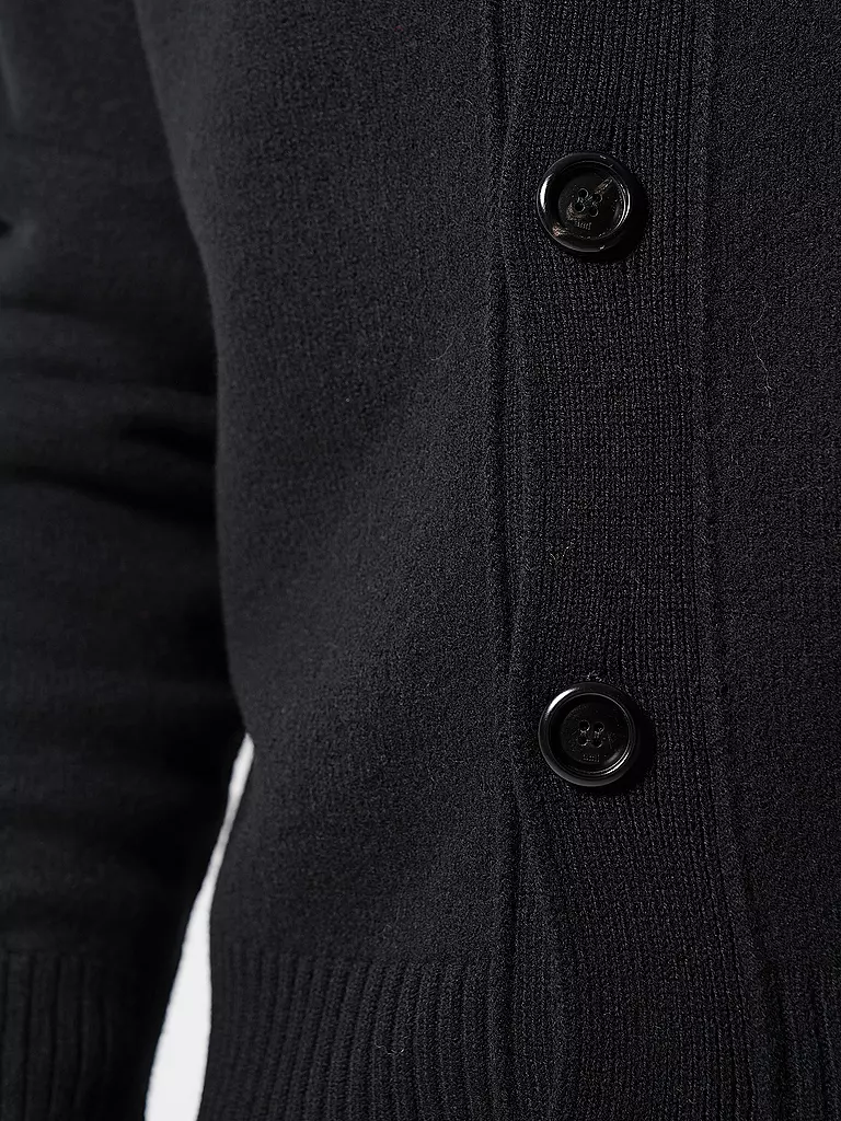 AMI PARIS | Cardigan
Marque : AMI PARIS
Couleur : noir
Catégories : Mode, Homme
Tags : Conseil mode

Longueur des manches : Manches longues
Encolure : Col en V
Matière : Laine vierge, Tricot
Motif : Logo
Coupe (vêtement d'extérieur) : Ample
Style : Tendance | Noir