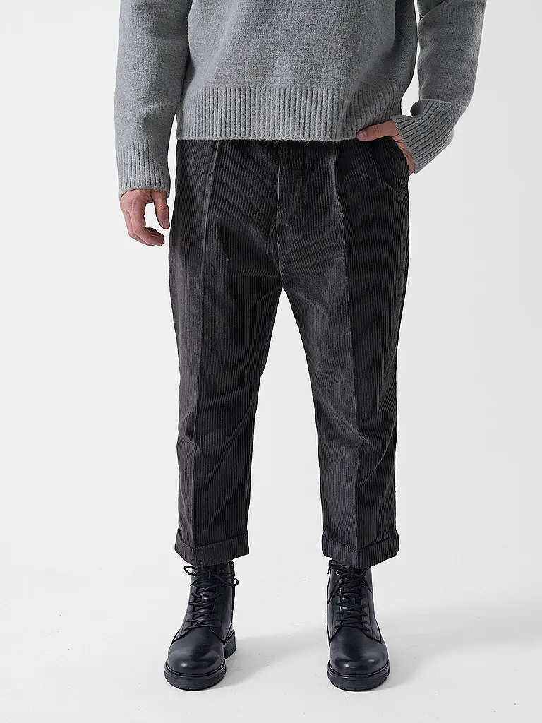 AMI PARIS | Chino Coupe Carotte | 