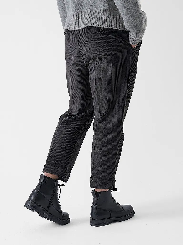 AMI PARIS | Chino Coupe Carotte | 
