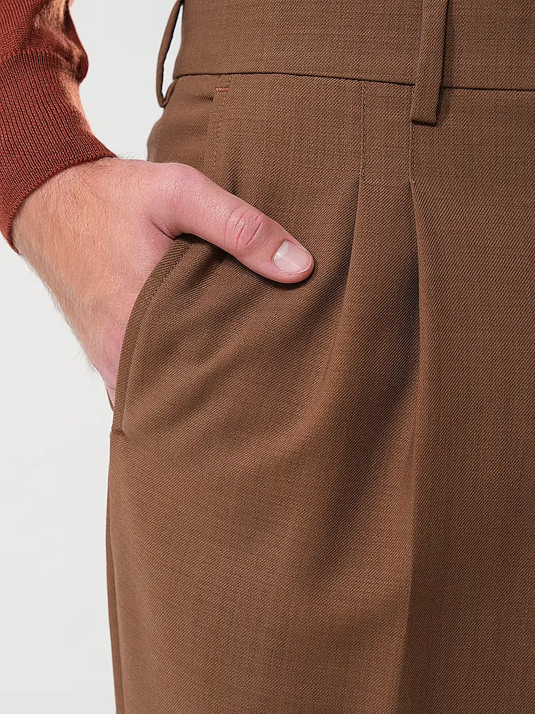 AMI PARIS | Chino Coupe Carotte |