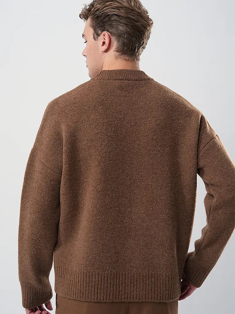 AMI PARIS | Pull | Camel