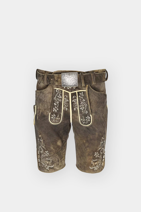 Culotte de peau bavaroise traditionnelle marron avec broderies décoratives, une braguette et une large ceinture avec une grande boucle sur fond blanc.