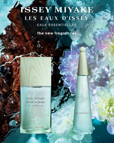 Deux flacons de l'Eau de Parfum pour homme d'Issey Miyake Le Sel d'Issey sont placés côte à côte devant un fond spectaculaire d'eau et de feu tourbillonnants, surmontés d'un texte en gras faisant la promotion du parfum.