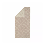 Ein beiges Handtuch mit einem dezenten geometrischen Muster und einer umgeschlagenen Ecke. Das Wort "JOOP!" ist in der unteren rechten Ecke des Handtuchs zu sehen. Das Handtuch ist auf einem schlichten weißen Hintergrund abgebildet.