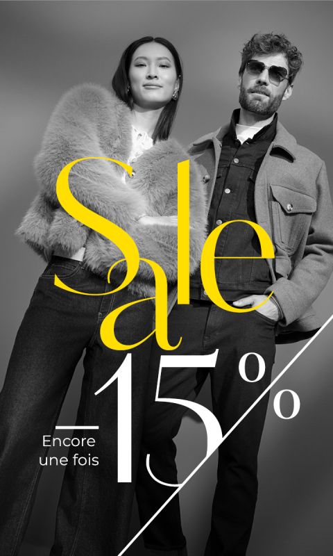 Une femme élégante et un homme posent dans des tenues à la mode. Sur l'image, on peut lire en grandes lettres jaunes et blanches "Sale 15% Encore une fois".