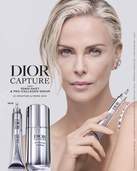 Une femme tient un stylo sérum Dior Capture près de son visage, à côté de deux produits de soin Dior et des détails du produit sur un fond clair.
