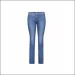 Blaue Jeans mit geradem Schnitt, Vordertaschen und Knopfverschluss, präsentiert vor einem schlichten weißen Hintergrund.