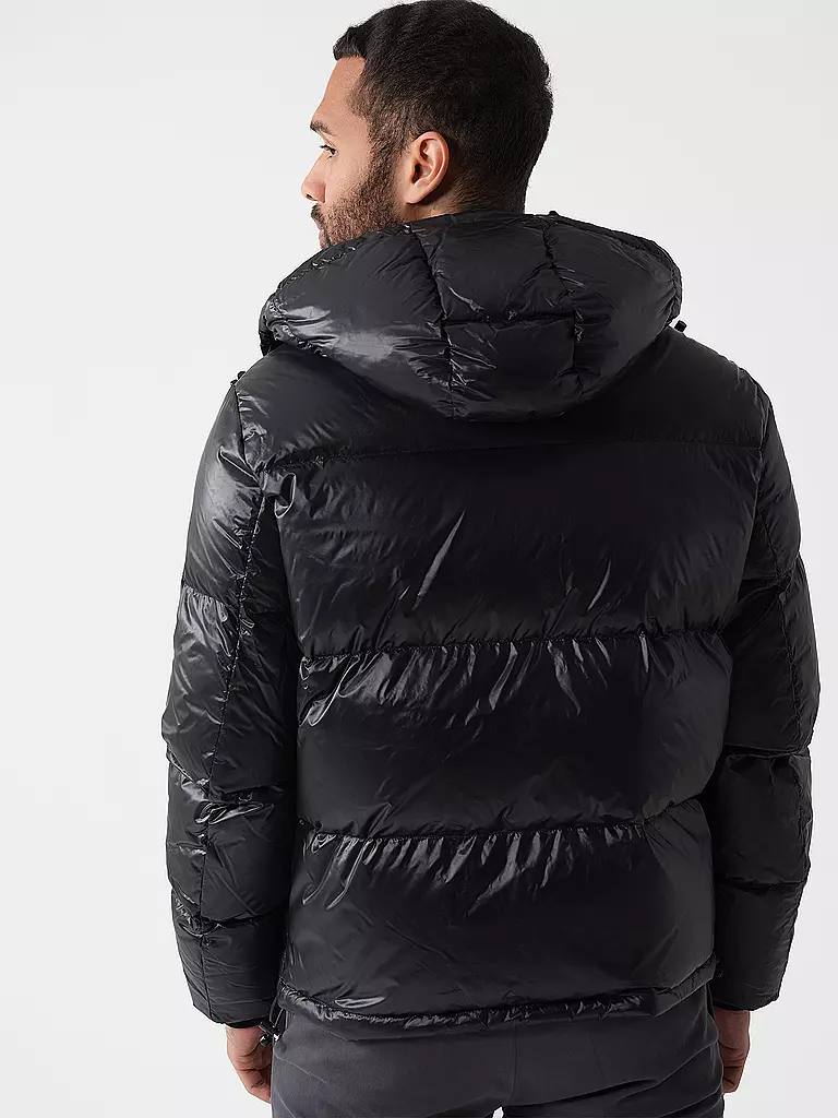 ARMANI EXCHANGE | Doudoune
Marque: ARMANI EXCHANGE
Couleur: noir
Catégories: Mode, Homme

Longueur des manches: Manches longues
Matière: Polyester / Polyamide, Duvet
Forme du col: Capuche, Col montant
Motif: Uni
Coupe (vêtement d'extérieur): Ample
Style: Casual
Détail | 