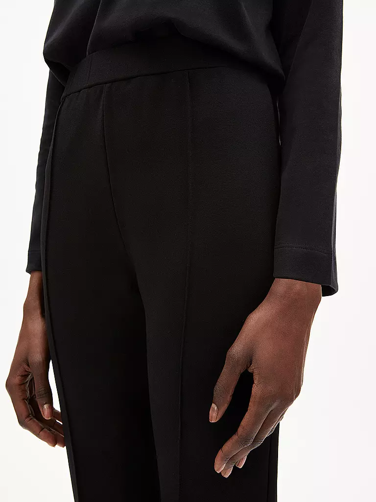 ARMEDANGELS | Hose Flared Fit LEYLAARI | Noir