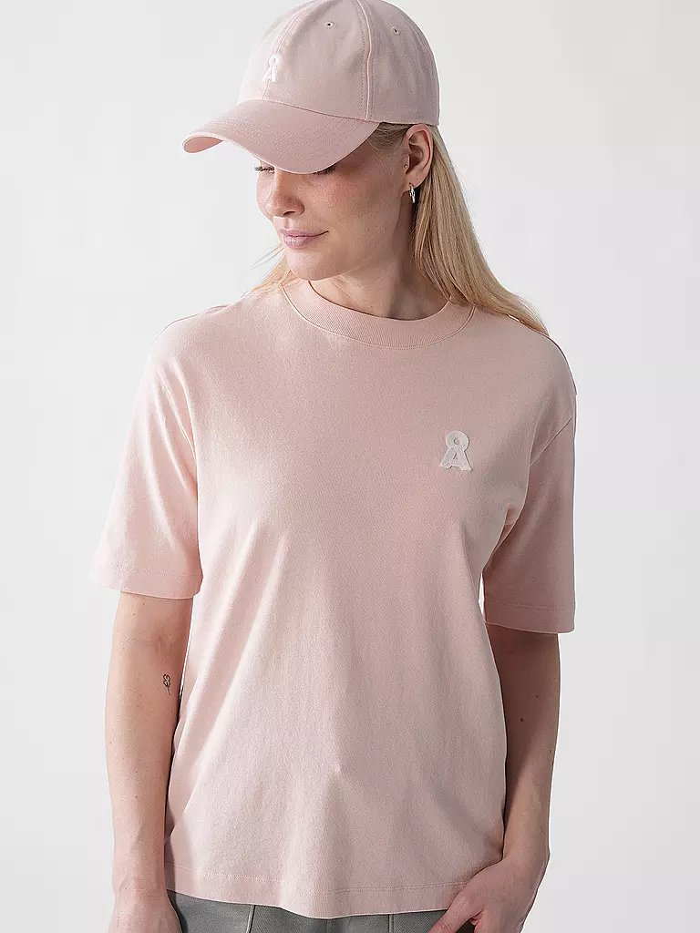 ARMEDANGELS | Kappe YENAAS
Marque : ARMEDANGELS
Couleur : rose
Catégories : Mode, Femmes

Matière : Coton
Motif : Uni
Style : Décontracté, Pur
Détails : Logo, Broderie | 