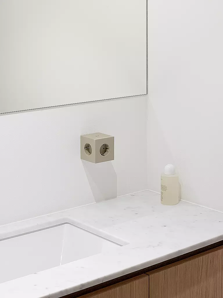 AVOLT | Multiprise Square 2 F Beige | Crème