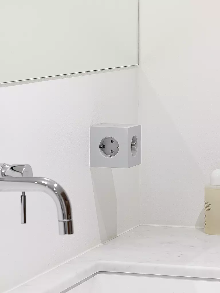 AVOLT | Multiprise Square 2 F Grey | Gris clair