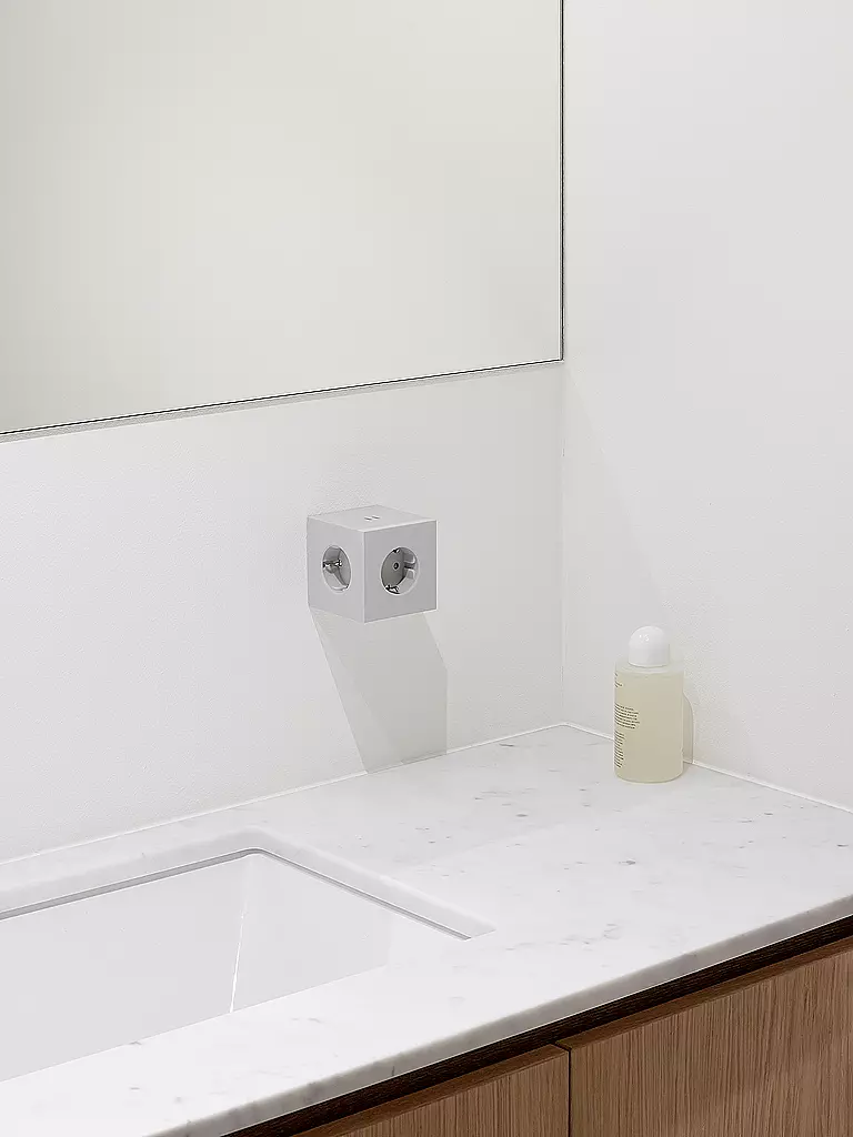 AVOLT | Multiprise Square 2 F Grey |