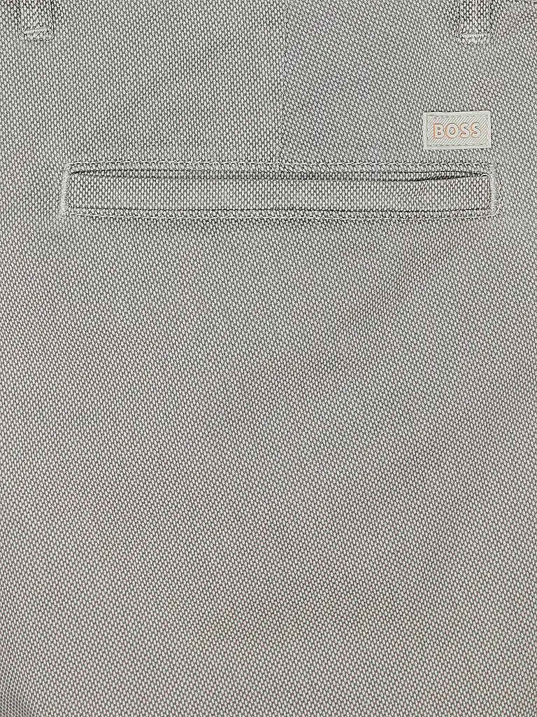 BOSS | Nom du produit : Chino
Marque : BOSS
Couleur : gris clair
Catégories : Mode, Homme

Composition : Coton, Stretch
Motif : Uni
Longueur (pantalons/jeans) : Longueur normale
Style : Casual
Hauteur de taille : Taille mi-haute
Détails : Poches lat | Gris clair