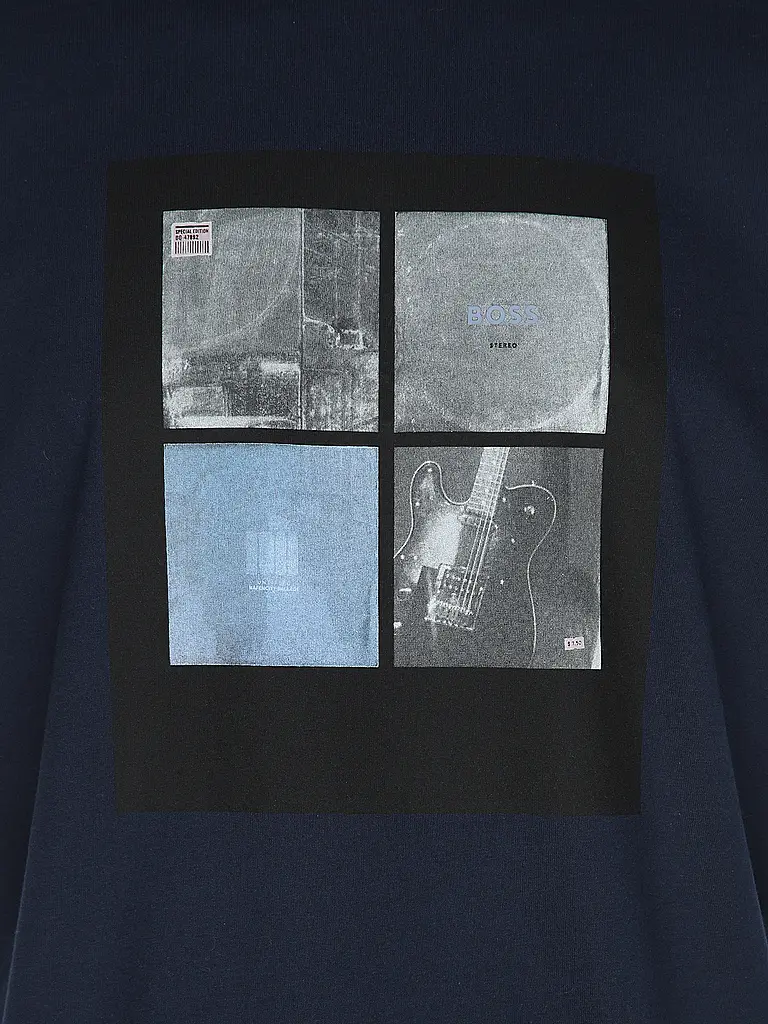 BOSS | Nom du produit : T-Shirt TE_COVER
Marque : BOSS
Couleur : bleu
Catégories : Mode, Homme

Longueur des manches : Manches courtes
Encolure : Col rond
Matière : Jersey, Coton
Motif : Imprimé
Coupe (vêtements d’extérieur) : Ample
Style : Casu | Bleu