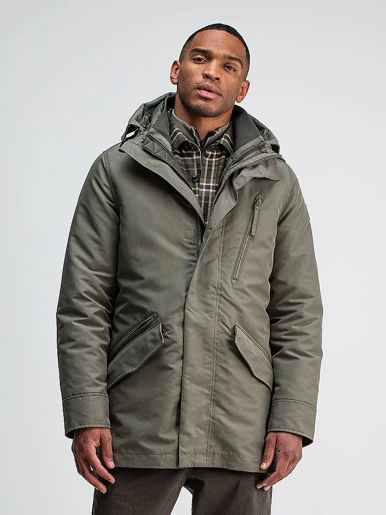 BUTCHER OF BLUE | Parka GALENA
Marque: BUTCHER OF BLUE
Couleur: gris
Catégories: Mode, Homme
Matériau: Polyester / Polyamide
Forme du col: Capuche
Motif: Uni
Coupe (vêtements d'extérieur): Regular
Détails: Poches latérales, Cordon de serrage, 3 en 1, Hydrofuge |