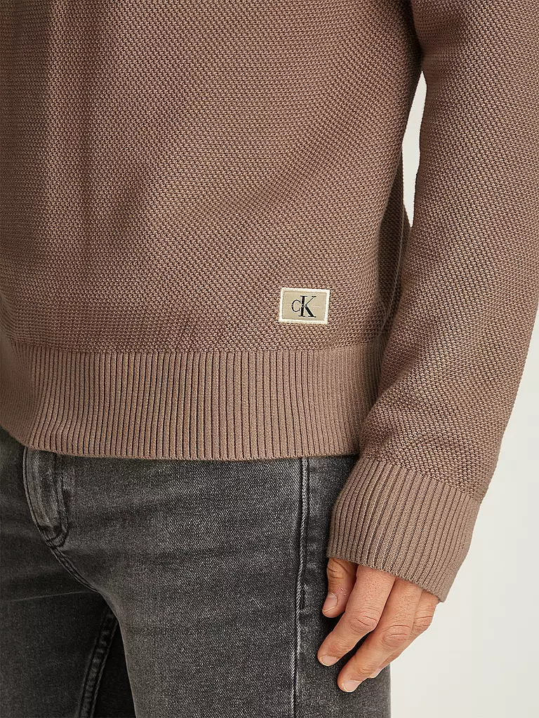 CALVIN KLEIN JEANS | Pull | hellbraun