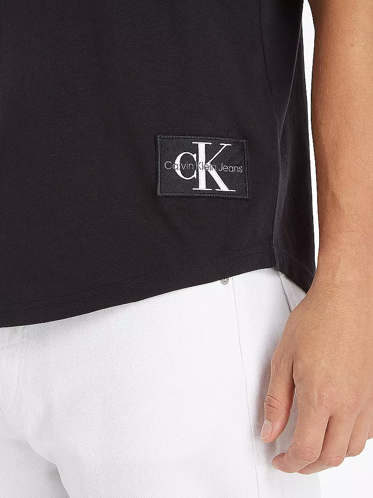 CALVIN KLEIN JEANS | T-shirt

Produktname: T-Shirt
Marke: CALVIN KLEIN JEANS
Farbe: noir
Kategorien: Mode, Homme

Longueur des manches: Manches courtes
Matière: Jersey
Style: Young Fashion | Noir