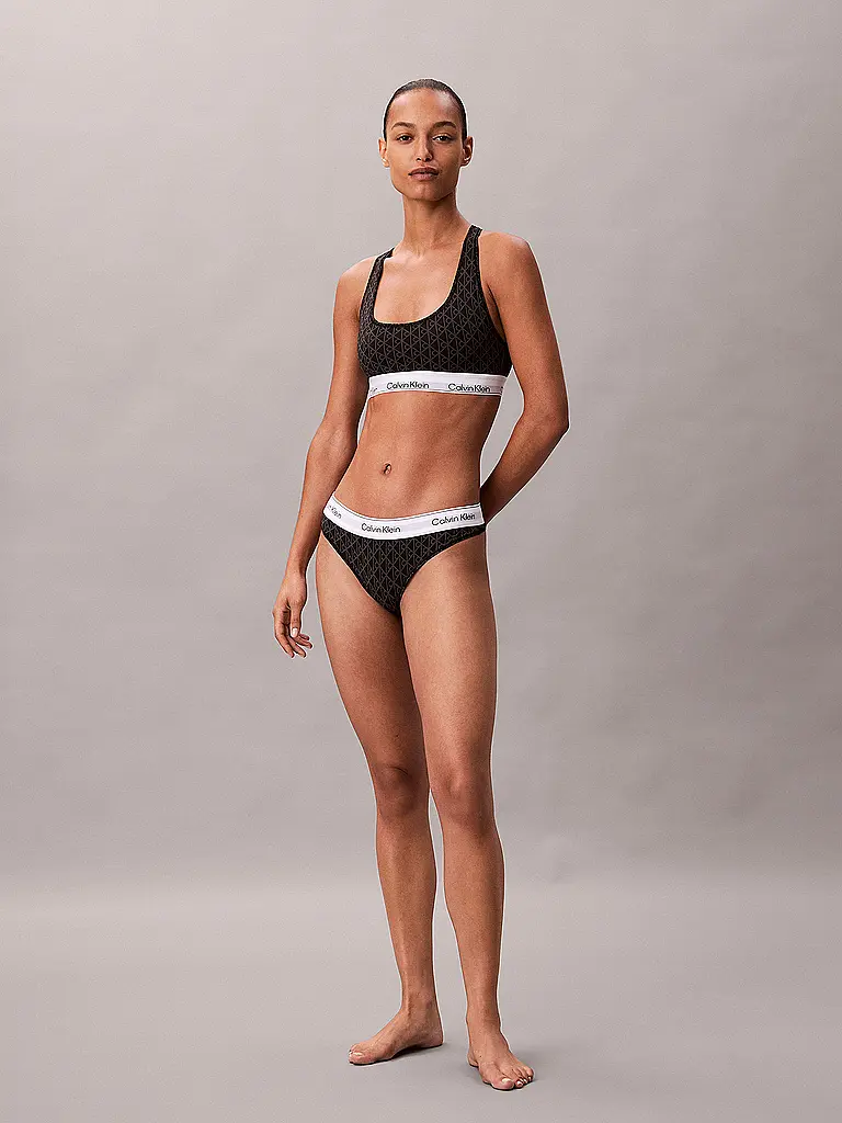 CALVIN KLEIN | Produktname: String black
Marke: CALVIN KLEIN
Farbe: schwarz
Kategorien: Mode,Damen

Material: Baumwolle,Modal,Stretch
Musterung: Unifarben
Stil: Smart Business
Details: Logo | Noir