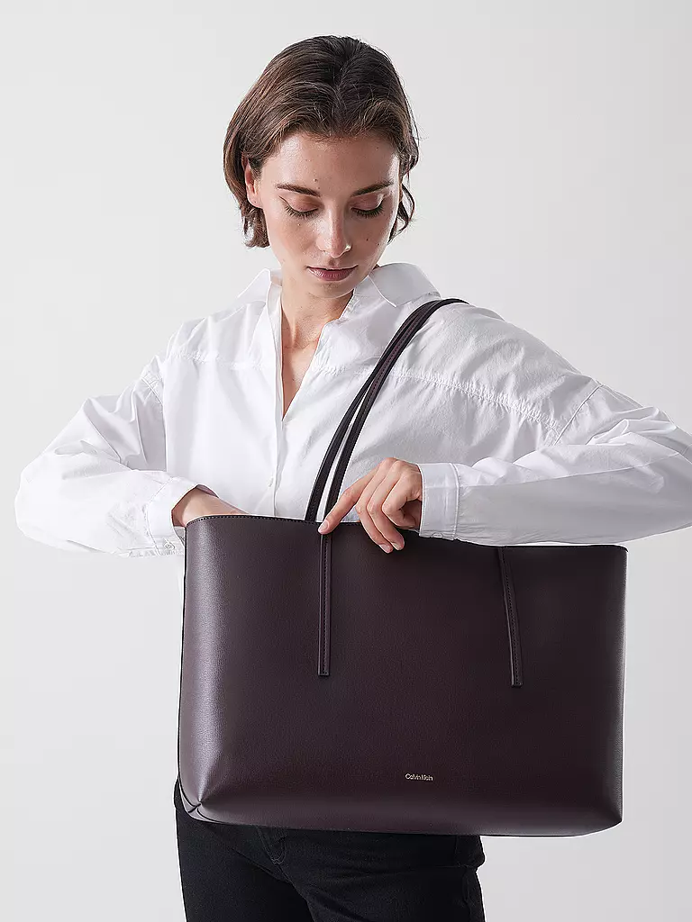 CALVIN KLEIN | Sac - Tote Bag FOIL | dunkelrot