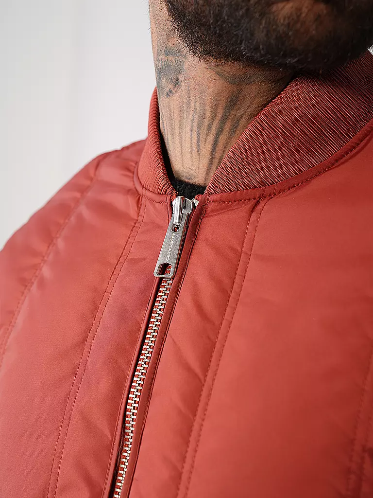 CARHARTT WIP | Veste matelassée légère LACHLAN | 