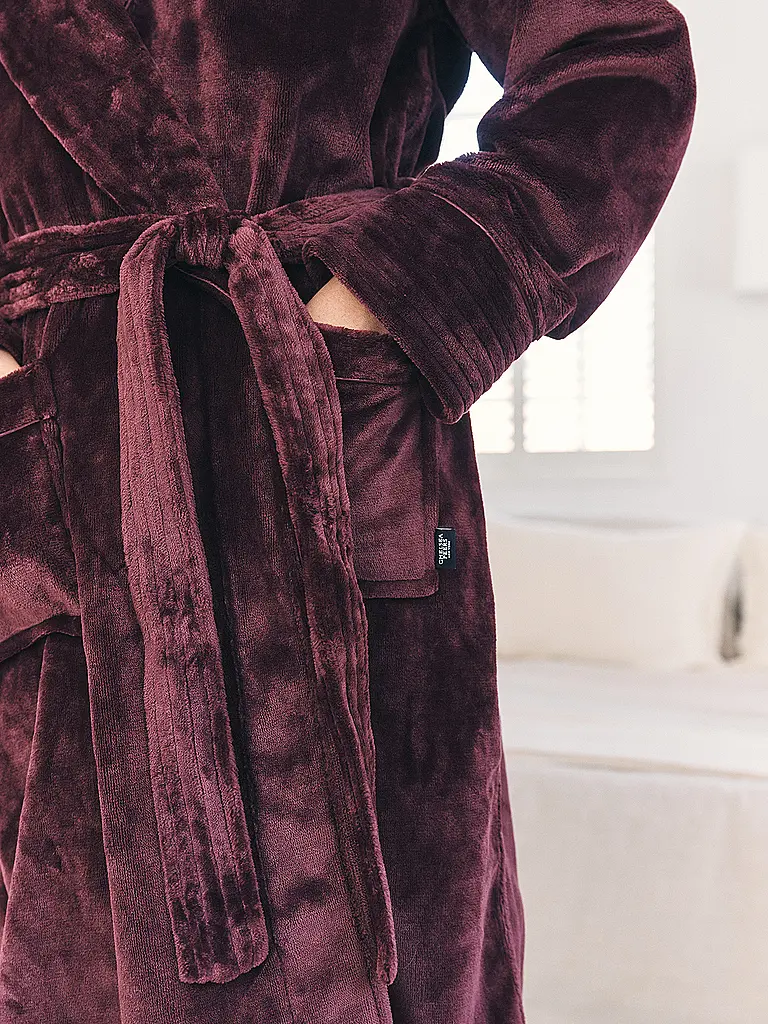 CHELSEA PEERS | Peignoir | 