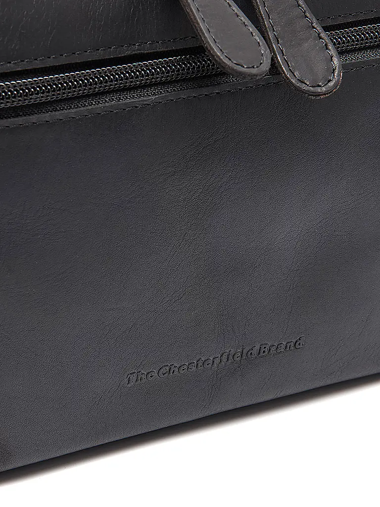 CHESTERFIELD | Trousse de toilette TREVIA
Marque: CHESTERFIELD
Couleur: noir
Catégories: Mode,Femme,Homme

Matériel: Cuir
Motif: Uni | Noir