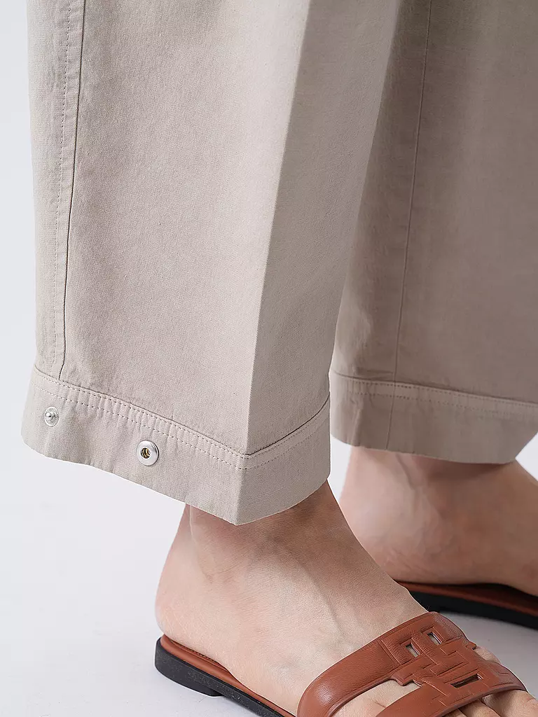 CLOSED | Chino RHANNON | 