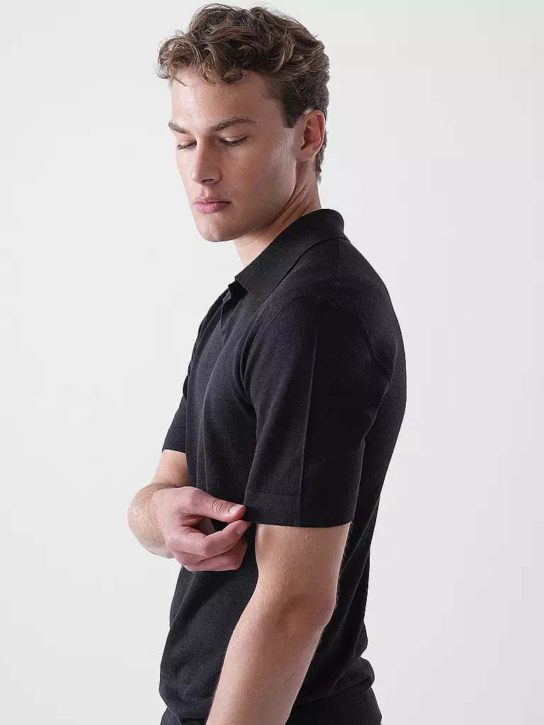 CLOSED | Poloshirt | 