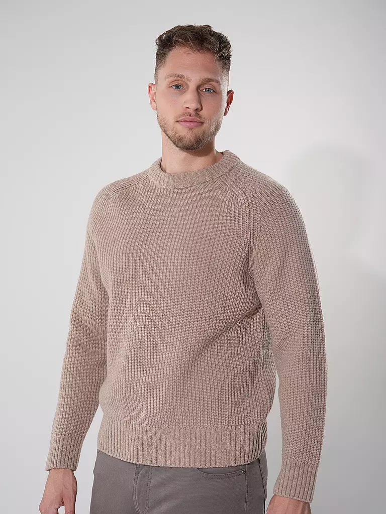 CLOSED | Pull-over | 