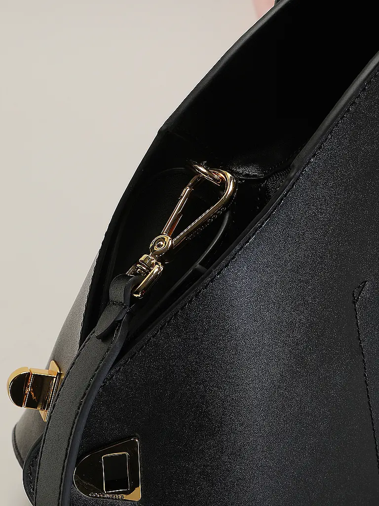 COCCINELLE | Sac en cuir - Sac à main COCCINELLETYLDE
Marque : COCCINELLE
Couleur : noir
Catégories : Mode, Femme

Matériau : Cuir
Motif : Uni
Détails : Logo | Noir