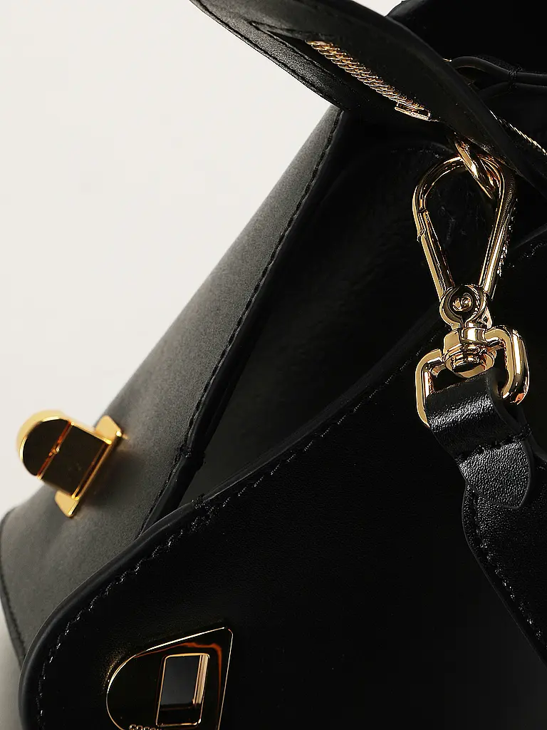 COCCINELLE | Sac en cuir - Sac à main COCCINELLETYLDE
Marque : COCCINELLE
Couleur : noir
Catégories : Mode, Femme

Matériau : Cuir
Motif : Uni
Détails : Logo | Noir