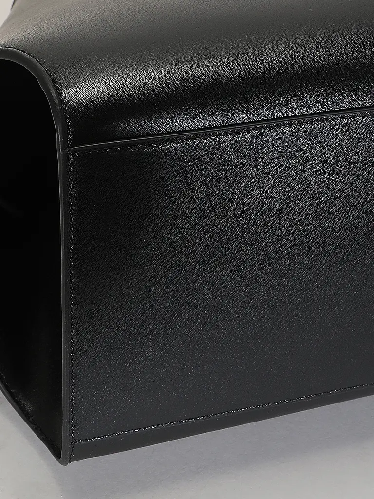 COCCINELLE | Sac en cuir - Sac à main COCCINELLETYLDE
Marque : COCCINELLE
Couleur : noir
Catégories : Mode, Femme

Matériau : Cuir
Motif : Uni
Détails : Logo | Noir