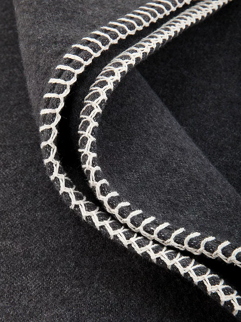 DAVID FUSSENEGGER | Couverture 140x200 cm (Anthracite) | Gris