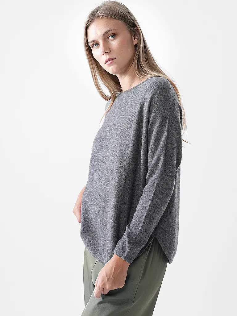 DAVIDA | Pull en cachemire
Marque: DAVIDA
Couleur: gris
Catégories: Mode, Femme
Tags: Cachemire

Longueur des manches: Manches longues
Encolure: Col rond
Matière: Cachemire, Tricot
Motif: Uni
Coupe (vêtements d'extérieur): Ample
Style: Pure | 