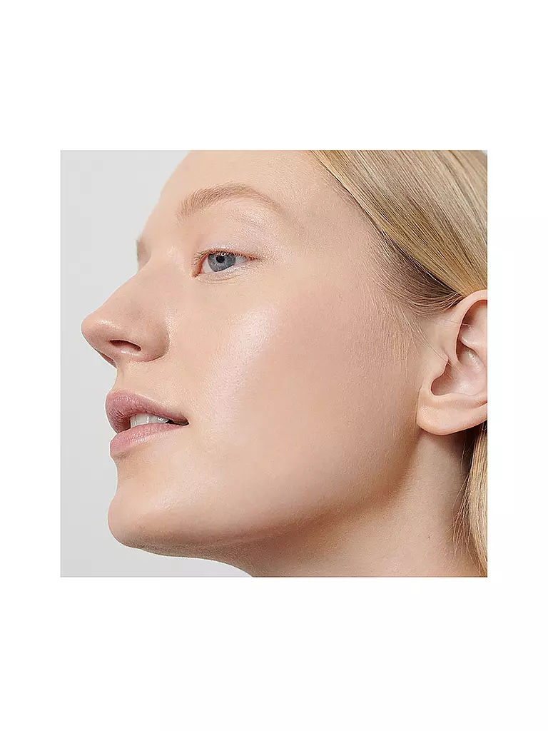 DR. HAUSCHKA | Fond de teint (01 Macadamia) | 
