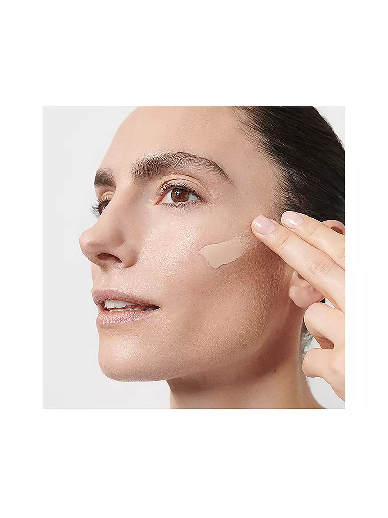 DR. HAUSCHKA | Fond de teint (03 Châtaigne) | 