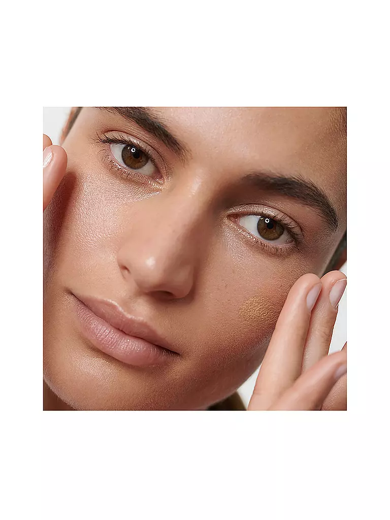 DR. HAUSCHKA | Fond de teint (04 Noisette) | 