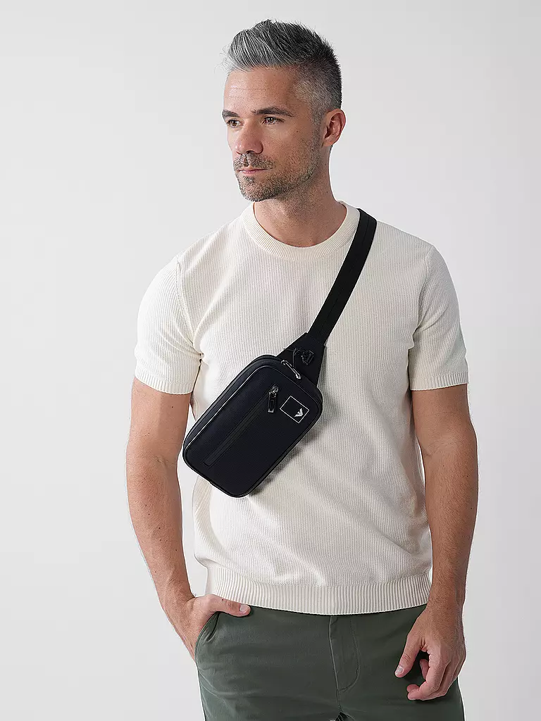 EMPORIO ARMANI | Sac banane TRAVELER | Bleu foncé