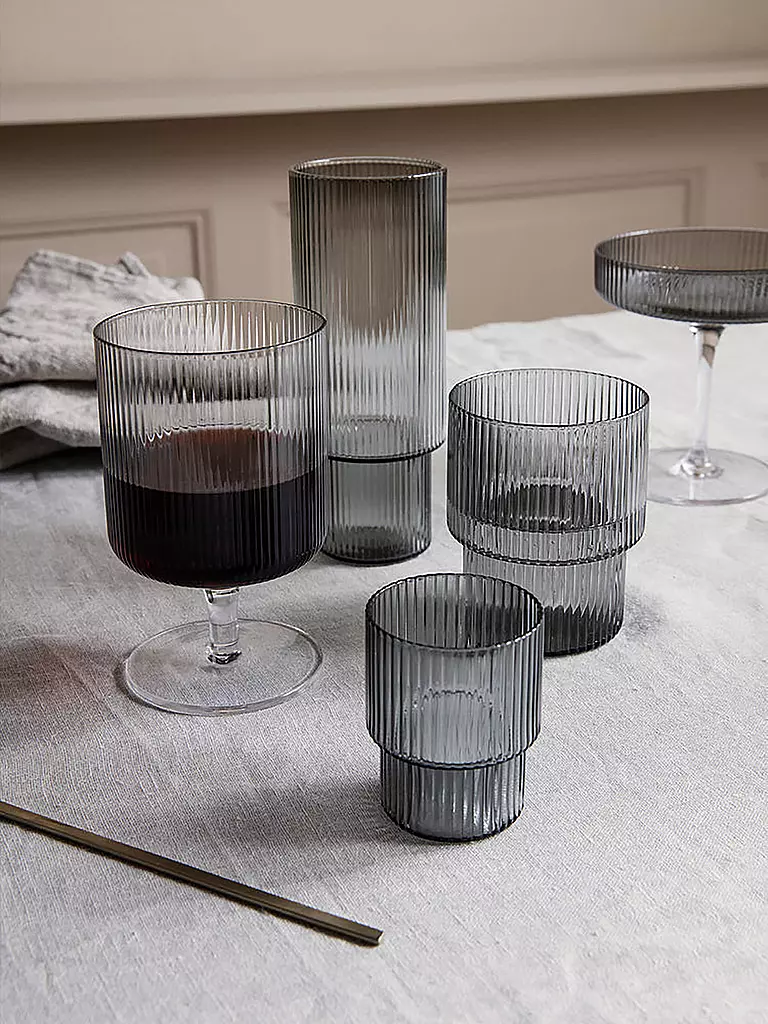 FERM LIVING | Ensemble de 4 verres RIPPLE Gris fumé | Gris