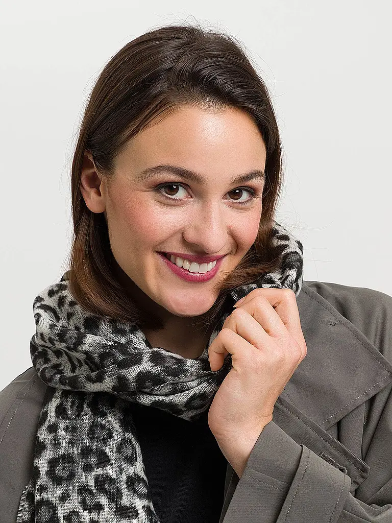 FRAAS | Schal
Marque : FRAAS
Couleur : gris
Catégories : Mode,Femme

Matériau : Polyacrylique / Acrylique
Motif : Animal, All Over
Style : Casual
Détails : Franges | Gris