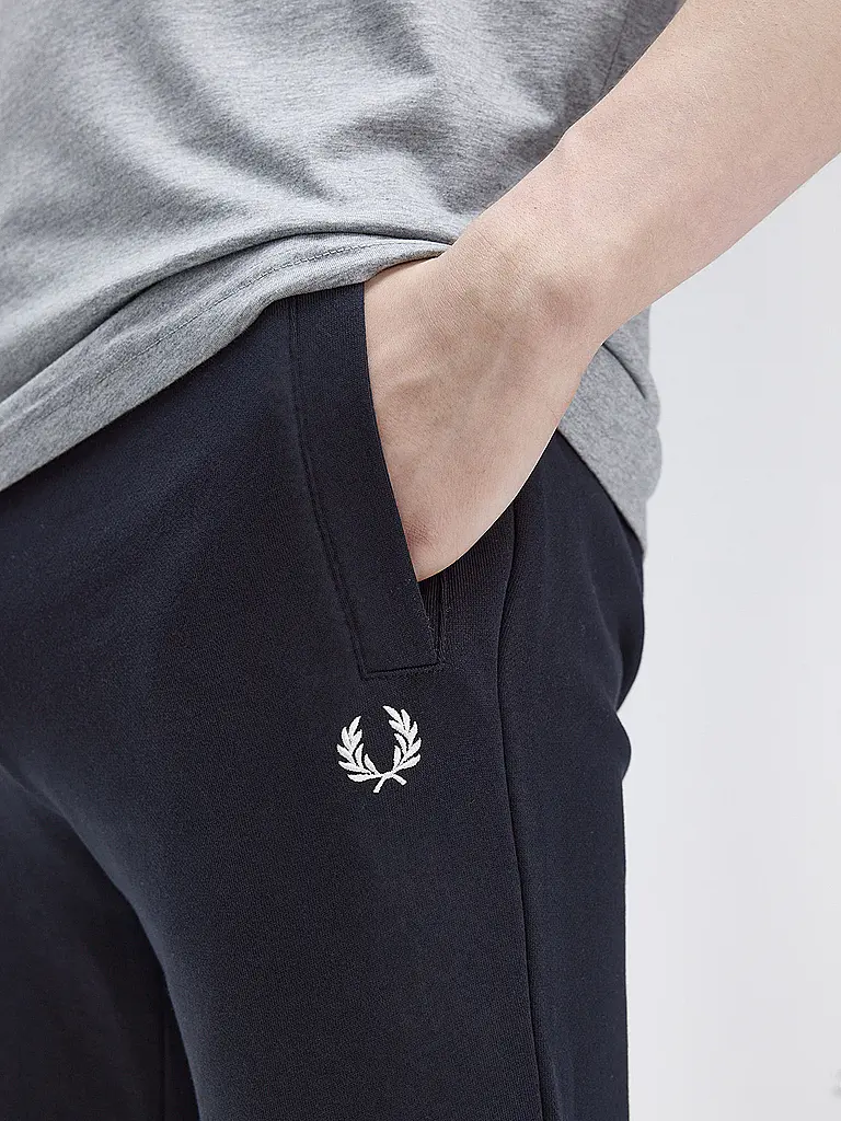 FRED PERRY | Jogginghose  | blau