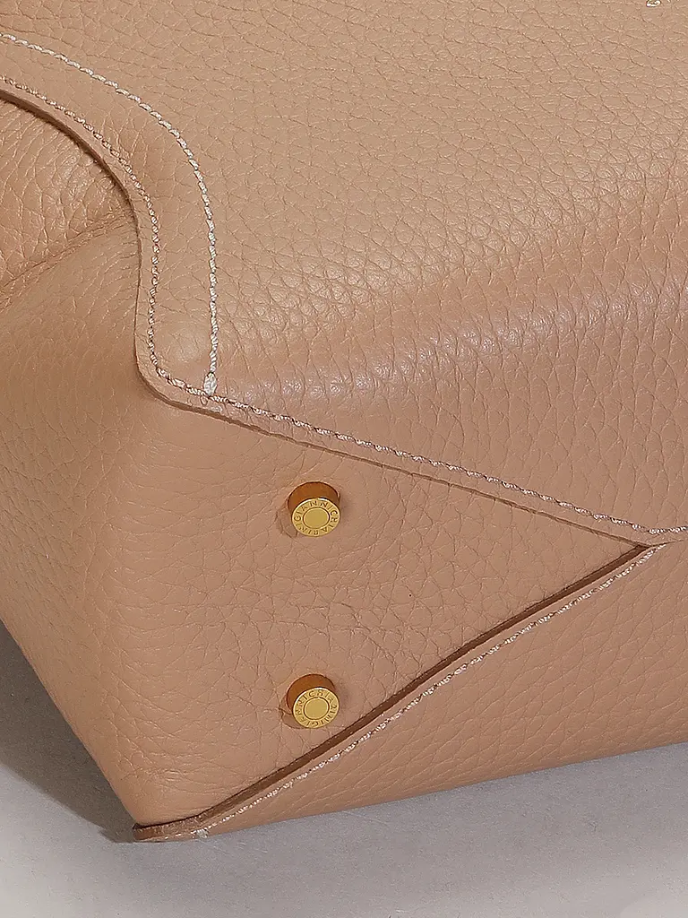 GIANNI CHIARINI | Nom du produit : Sac en cuir - Sac Seau SIENNA
Marque : GIANNI CHIARINI
Couleur : beige
Catégories : Mode, Femme

Matériau : Cuir
Détails : Logo | Beige