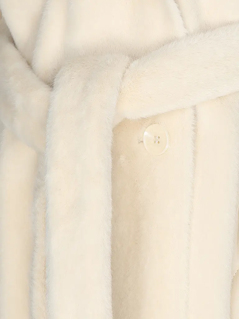 GUESS | Manteau aspect fourrure JOLE
Marque: GUESS
Couleur: crème
Catégories: Mode,Femme

Longueur des manches: Manches longues
Matière: Fourrure synthétique,Polyester / Polyamide
Forme du col: Col à revers
Motif: Uni
Coupe (vêtements d'extérieur): Regular | 