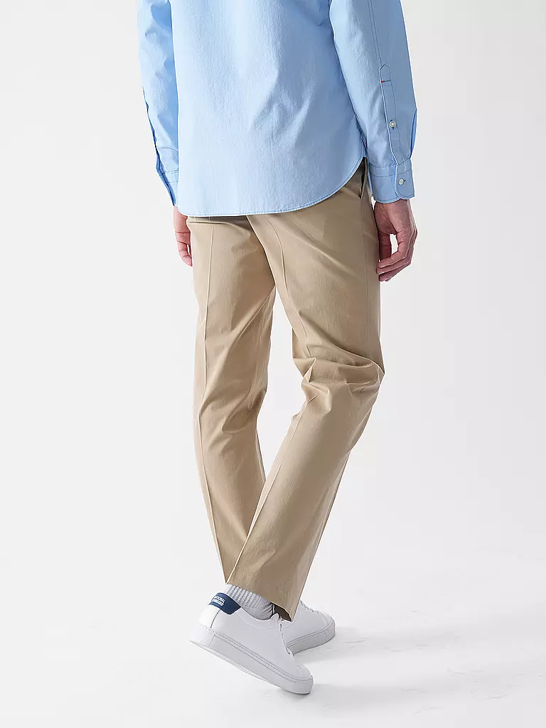 HILTL | Chino Coupe Régulière PEAKER | 