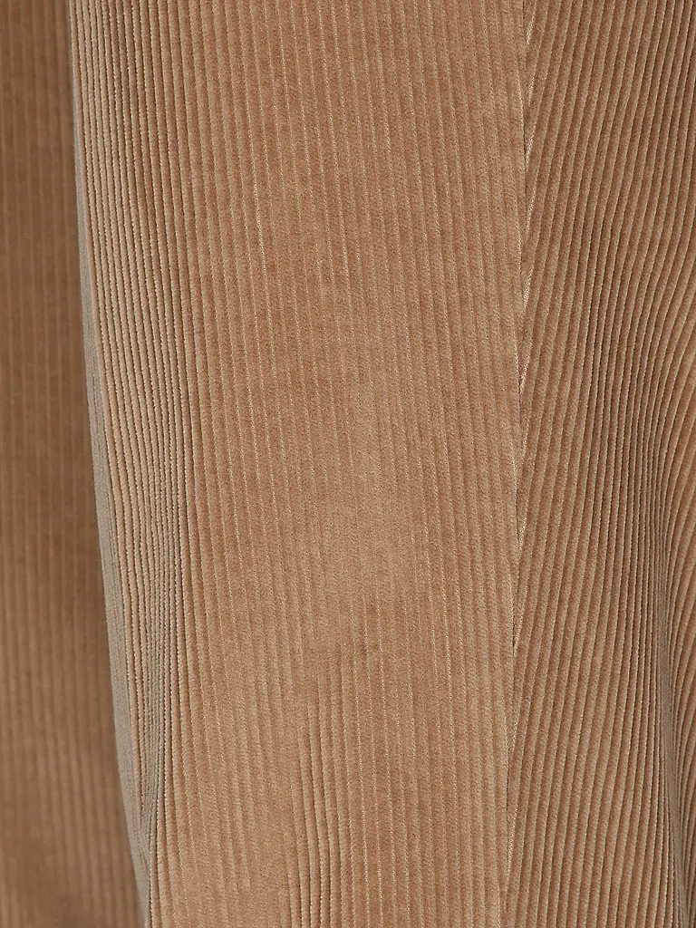 HILTL | Nom du produit: Pantalon en velours côtelé PARMA
Marque: HILTL
Couleur: beige
Catégories: Mode, Homme

Matériel: Coton, Velours côtelé
Motif: Uni
Hauteur de la taille: Taille moyenne
Détails: Poches latérales | Beige