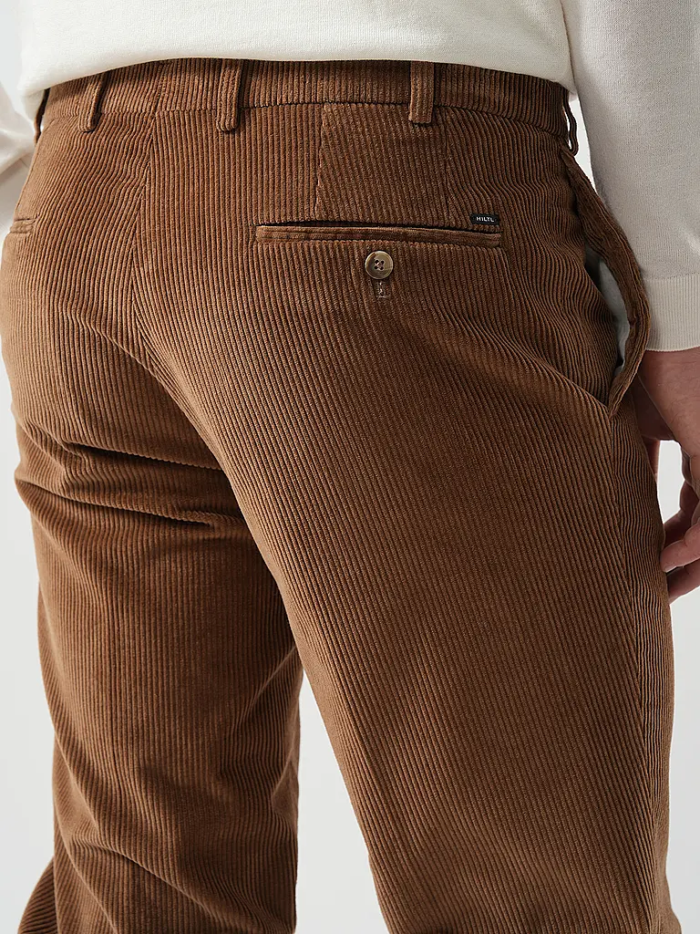 HILTL | Nom du produit: Pantalon en velours côtelé PARMA | 