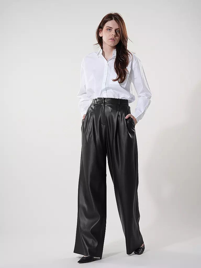 HUGO | Hose Wide Fit in Lederoptik HAWINE | Noir